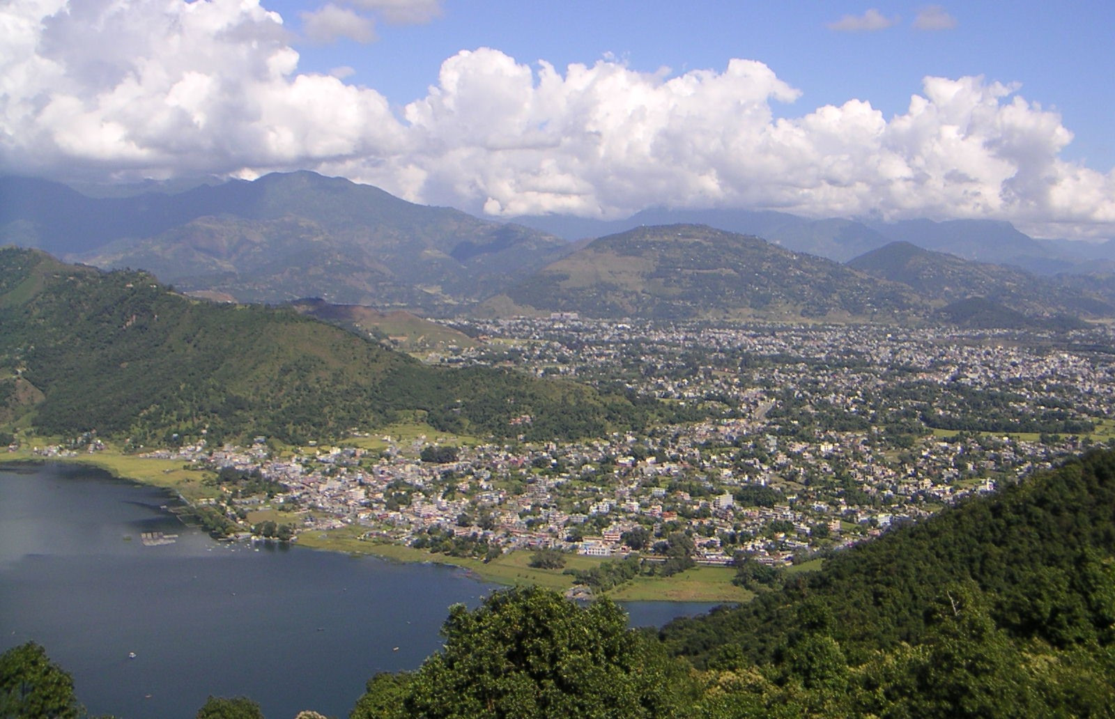 पोखरा महानगरले दियो किसानलाई अनुदानमा कृषि उपकरण